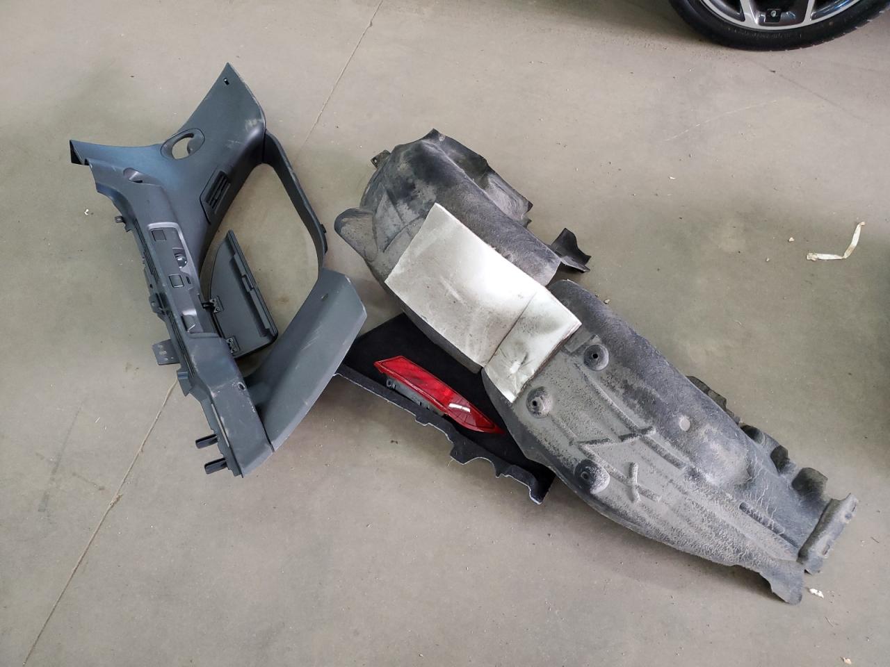 2020 Land Rover Discovery Landmark VIN: SALRU2RV0L2415598 Lot: 62425925