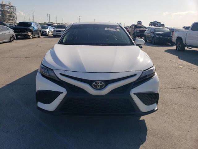  TOYOTA CAMRY 2023 Белы