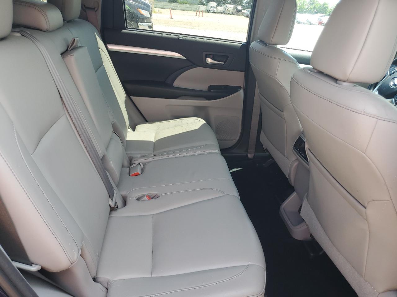 2016 Toyota Highlander Xle VIN: 5TDJKRFH8GS345669 Lot: 64649585