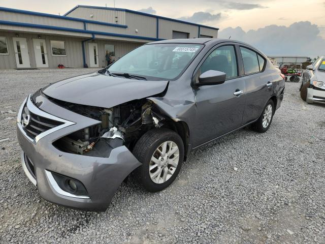  NISSAN VERSA 2018 Серый