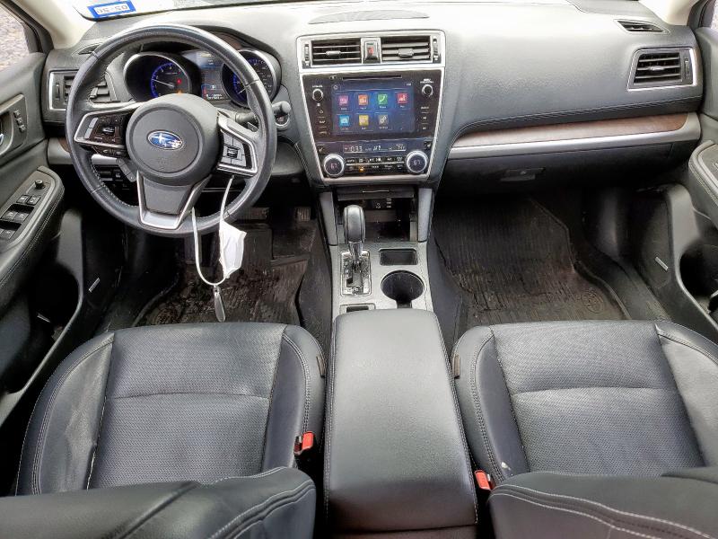  SUBARU OUTBACK 2018 Czarny