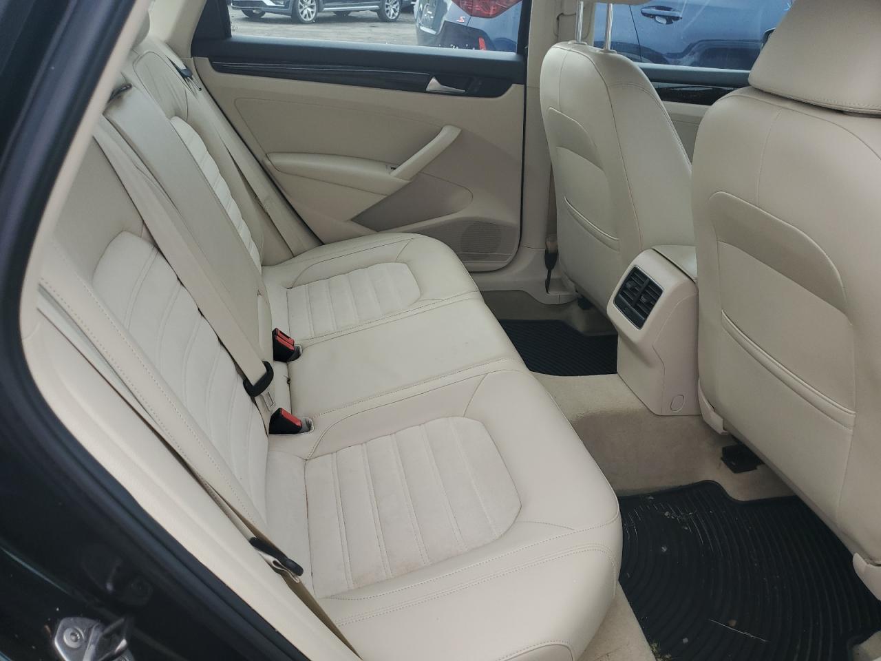 2014 Volkswagen Passat Sel VIN: 1VWCT7A3XEC019275 Lot: 62771025