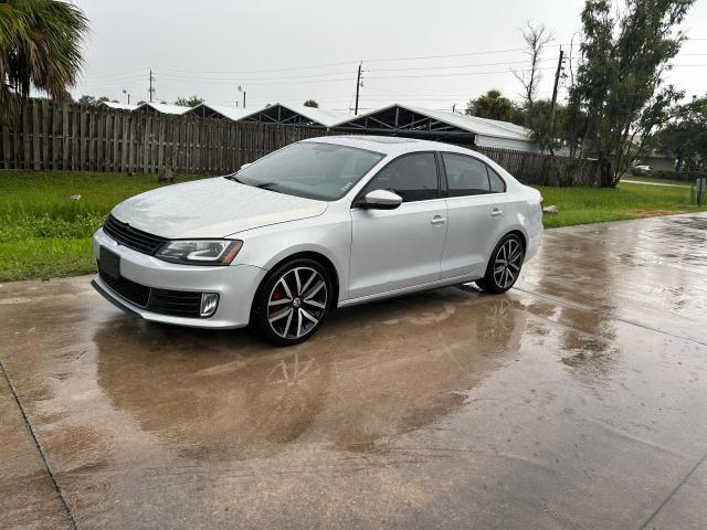 Sedans VOLKSWAGEN JETTA 2013 Srebrny