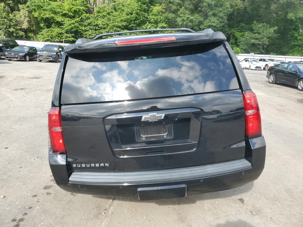 2017 Chevrolet Suburban K1500 Lt VIN: 1GNSKHKC5HR360856 Lot: 63503435