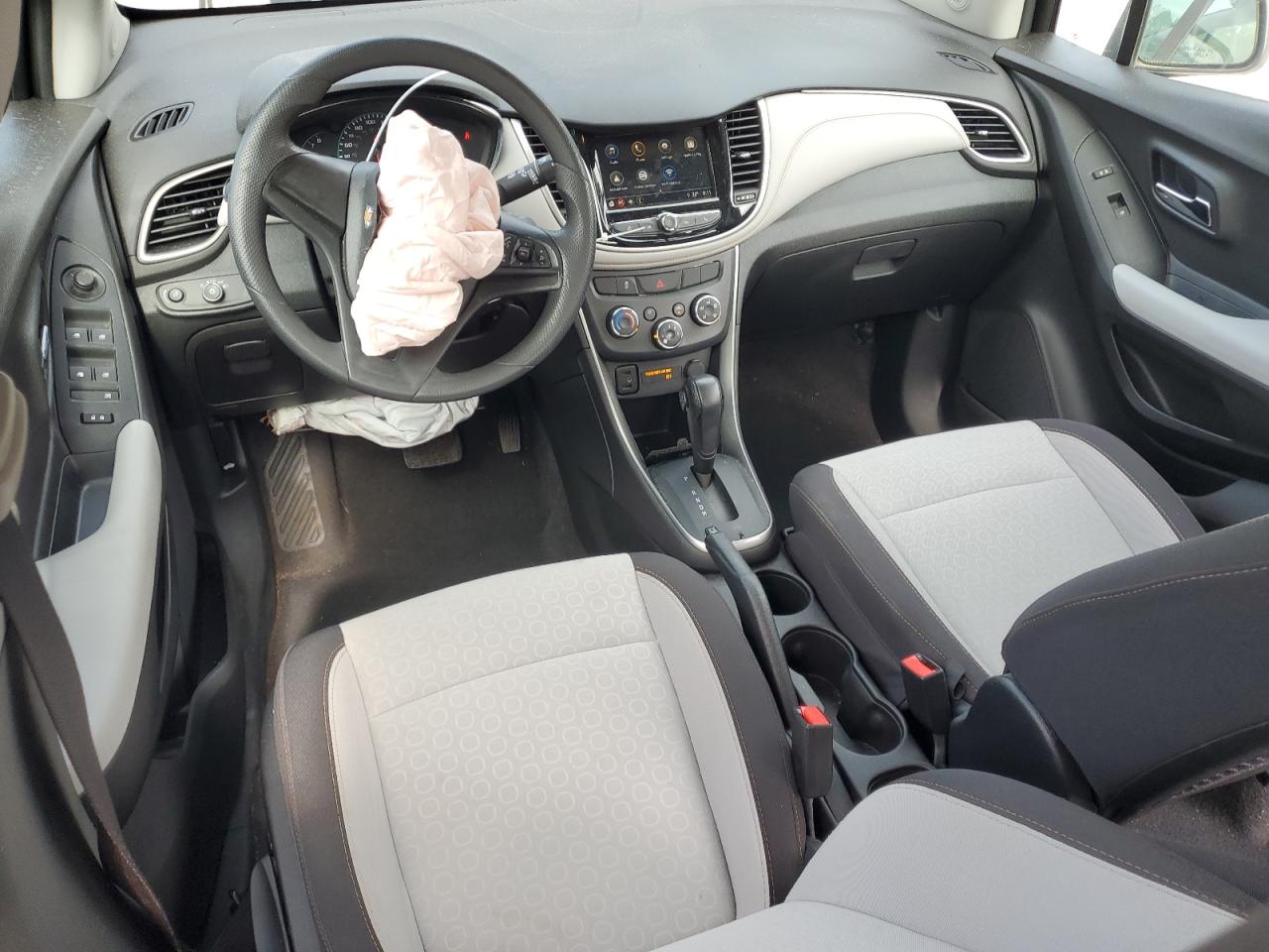 2018 Chevrolet Trax Ls VIN: 3GNCJKSB6JL214815 Lot: 64980195