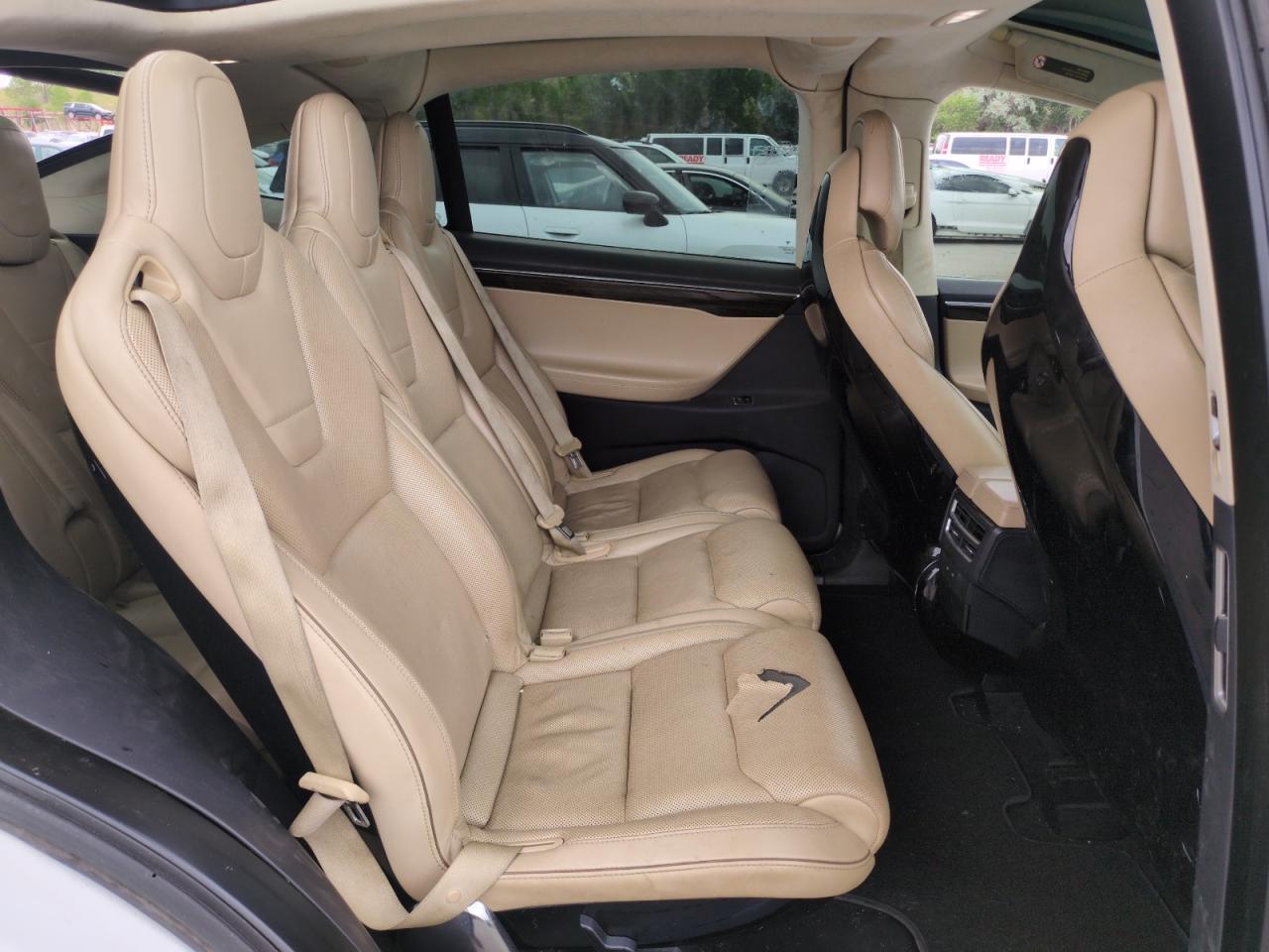 2016 Tesla Model X VIN: 5YJXCAE49GF003613 Lot: 63621455