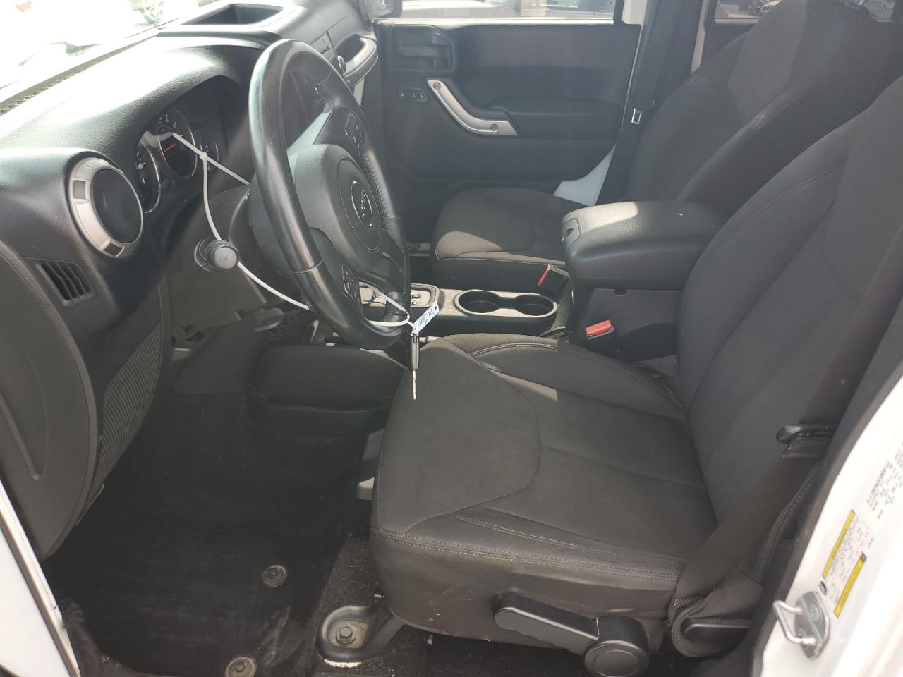 2014 Jeep Wrangler Unlimited Sport VIN: 1C4BJWDG5EL304298 Lot: 65183405