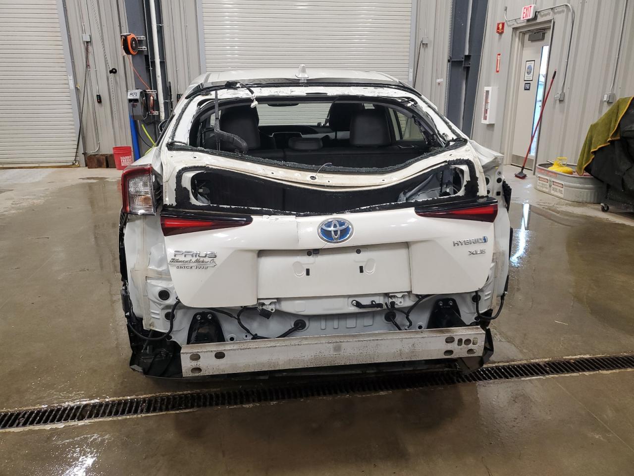 2020 Toyota Prius L VIN: JTDKARFU9L3106518 Lot: 64111275