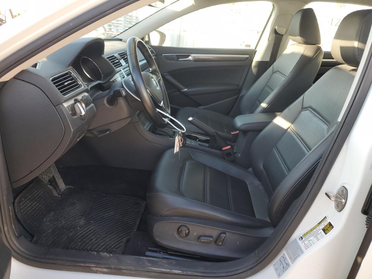 2018 Volkswagen Passat Se VIN: 1VWBA7A38JC017746 Lot: 64788055