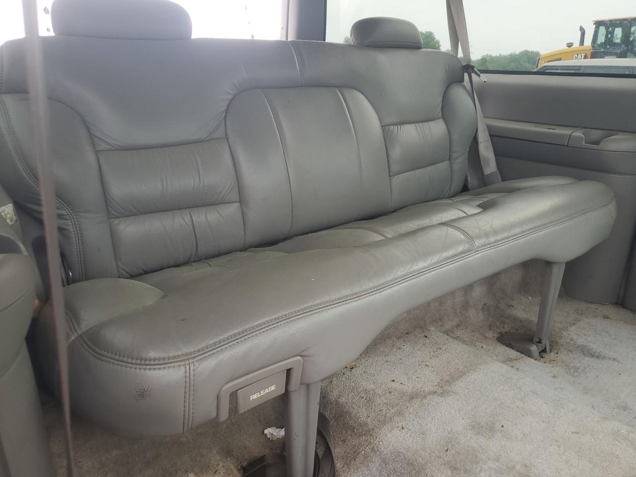 1997 GMC Yukon VIN: 3GKEK18R8VG517983 Lot: 64001275