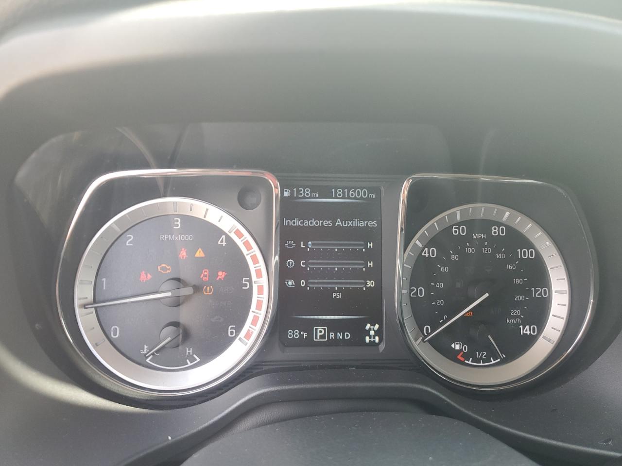 1N6BA1F31JN526166 2018 Nissan Titan Xd S