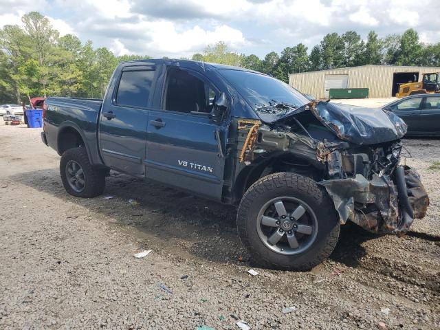 NISSAN TITAN 2015 Granatowy