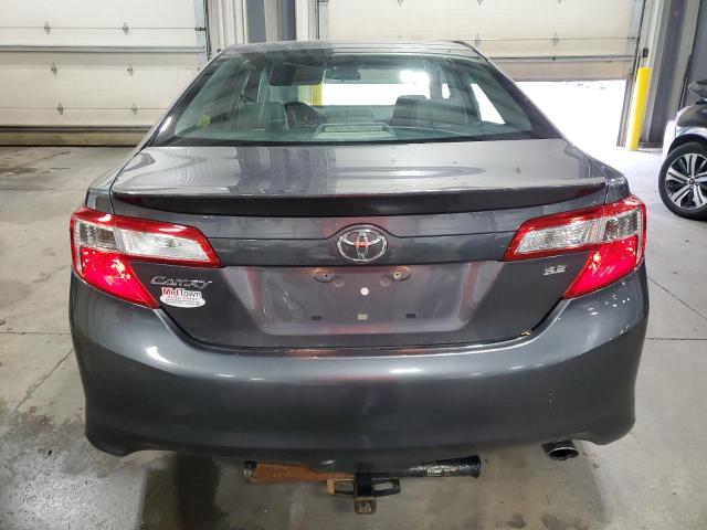  TOYOTA CAMRY 2014 Srebrny