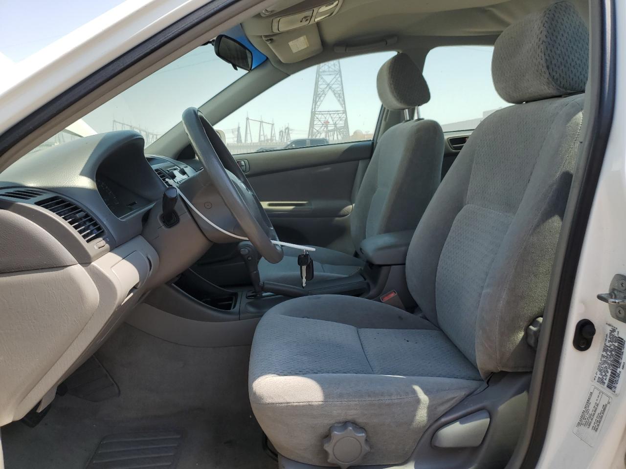 2003 Toyota Camry Le VIN: 4T1BE32K03U120870 Lot: 64857765