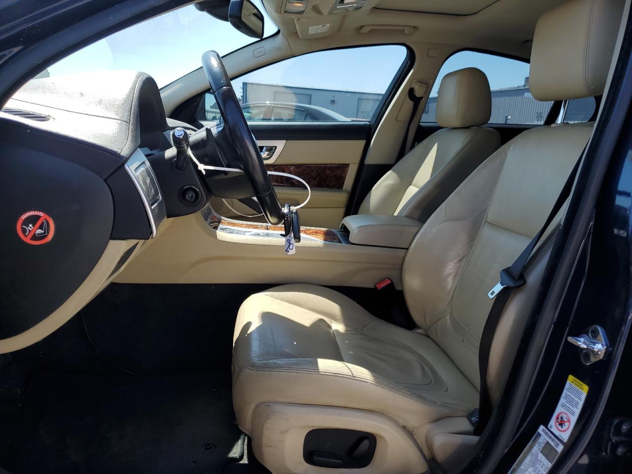 2015 Jaguar Xf 2.0T Premium VIN: SAJWA0FS5FPU77556 Lot: 64901755