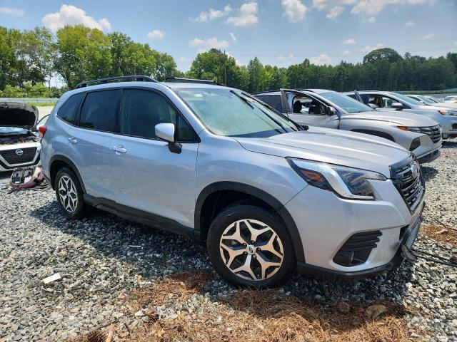  SUBARU FORESTER 2022 Silver