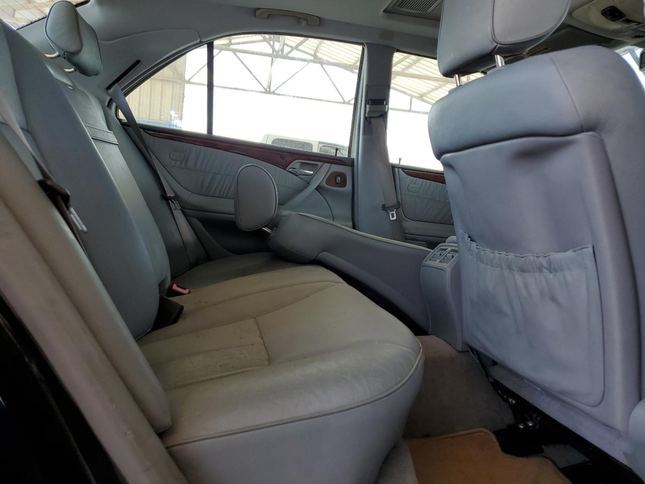 2000 Mercedes-Benz E 320 VIN: WDBJF65J3YB057444 Lot: 63660495