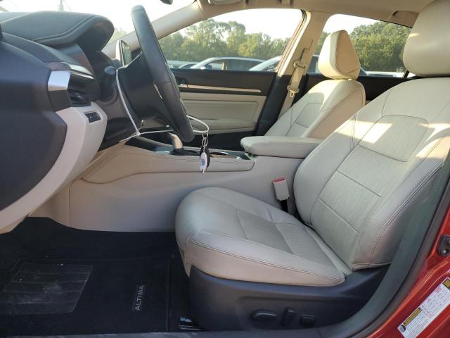  NISSAN ALTIMA 2019 Czerwony