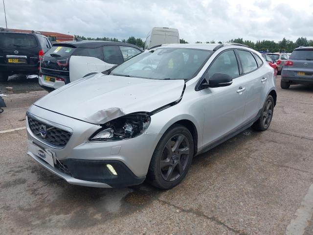 VOLVO V40 CROSS 2015