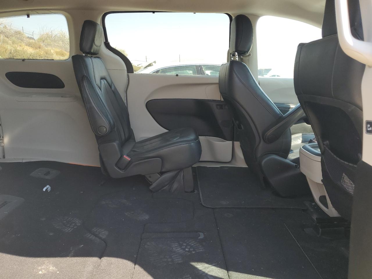 2017 Chrysler Pacifica Touring L VIN: 2C4RC1BG9HR590926 Lot: 64641575