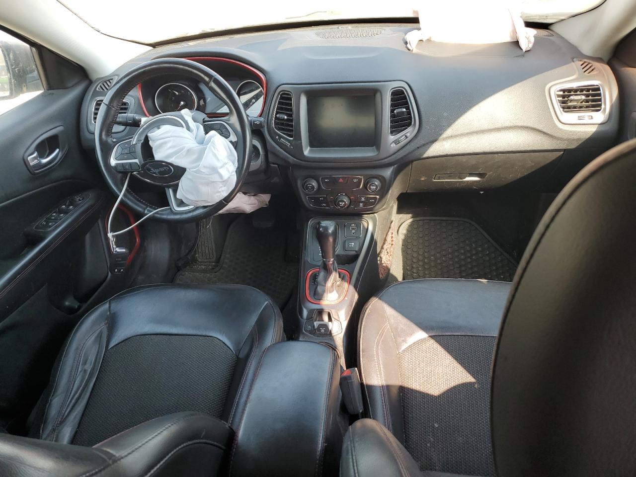 3c4njddb7kt668972 3C4NJDDB7KT668972 2019 Jeep Compass Trailhawk