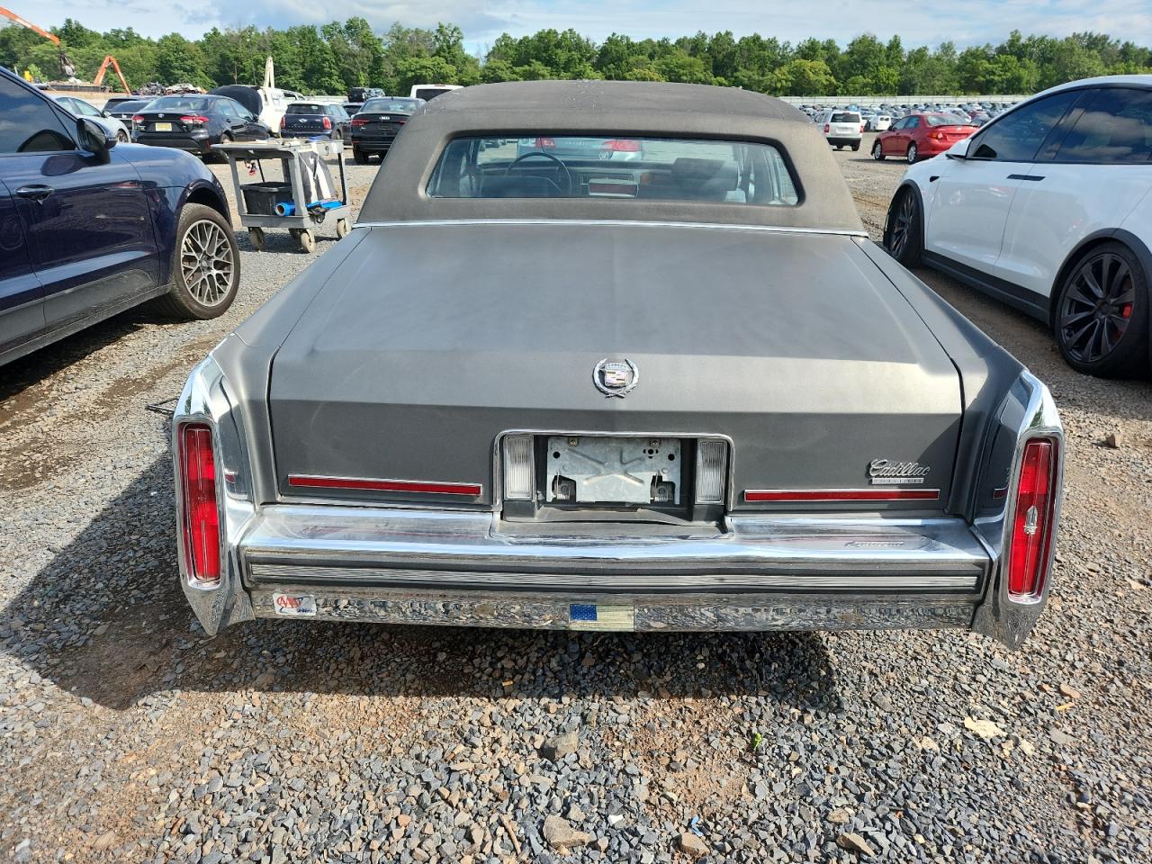 1988 Cadillac Brougham VIN: 1G6DW51Y4J9727613 Lot: 64948305