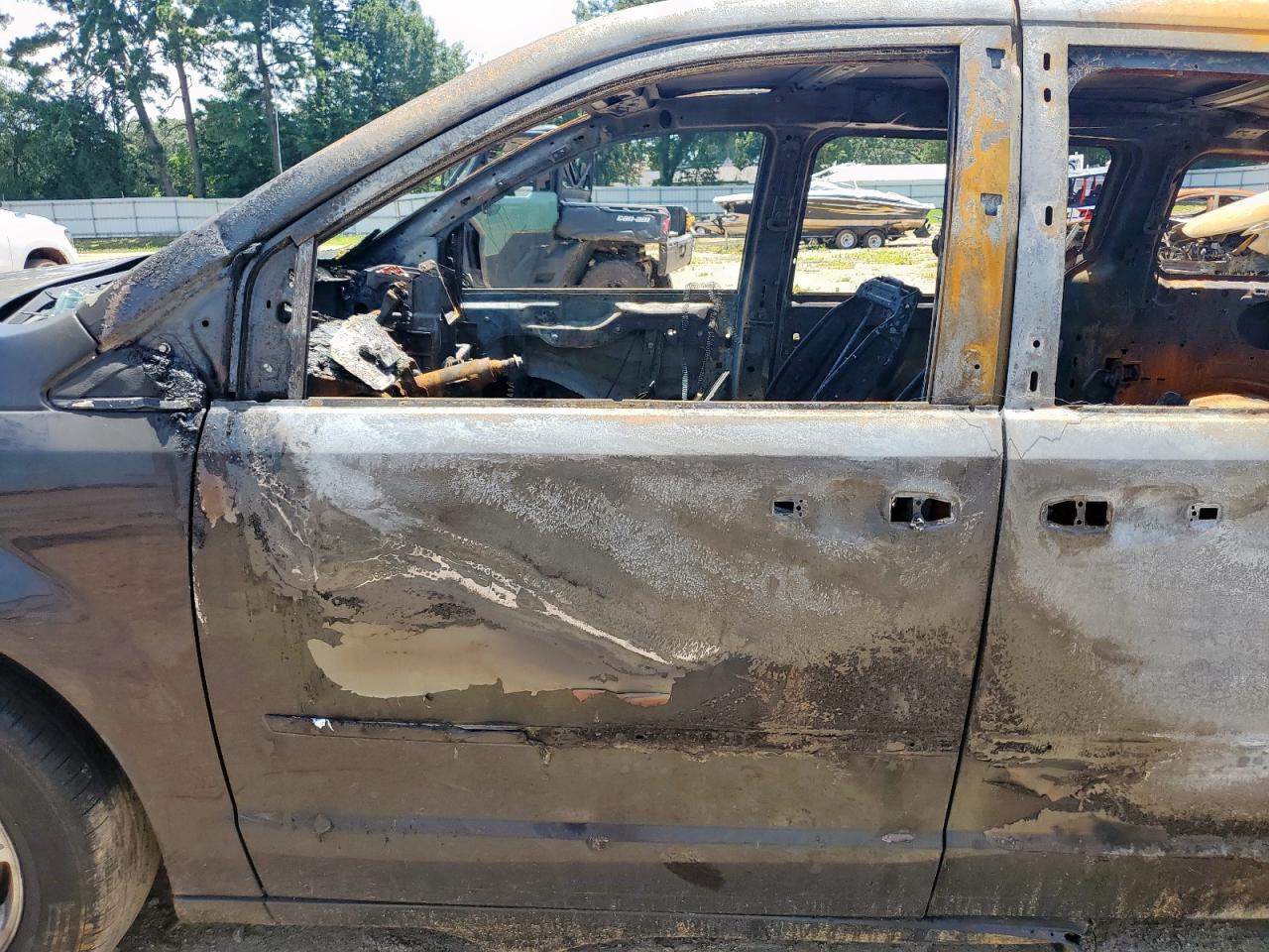 2010 Chrysler Town & Country Lx VIN: 2A4RR2D17AR329999 Lot: 65410325