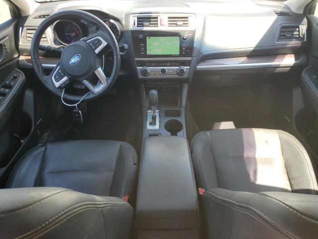  SUBARU OUTBACK 2017 Серебристый