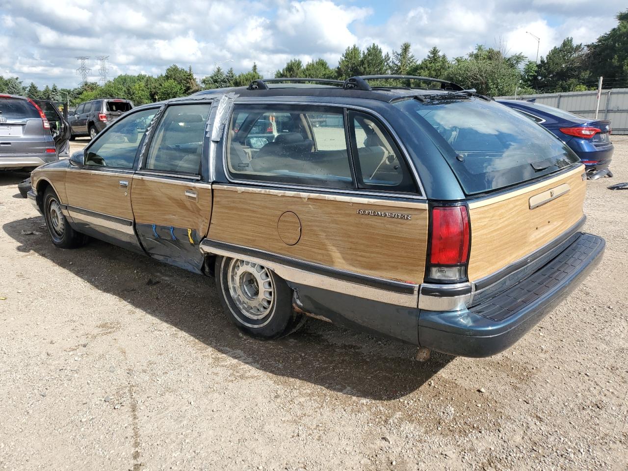 1996 Buick Roadmaster Base two_colors null gas 1G4BR82P2TR416750 photo #3