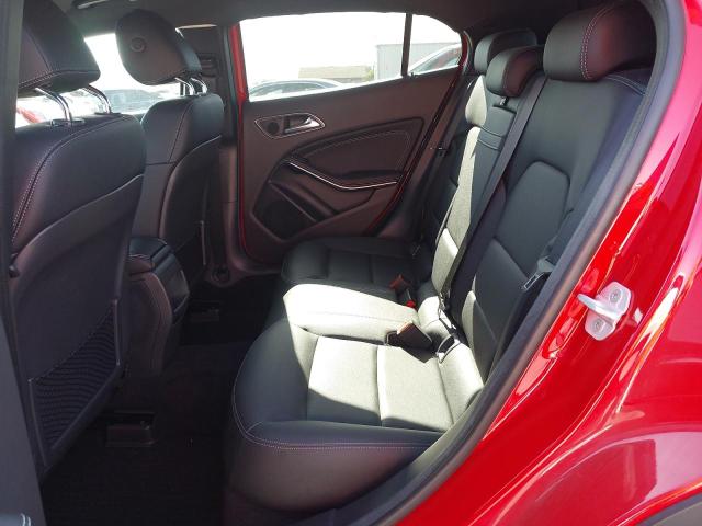 2015 MERCEDES-BENZ GLA200 SPORT CDI 