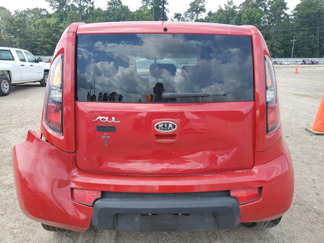 2011 Kia Soul + VIN: KNDJT2A26B7198925 Lot: 63345435