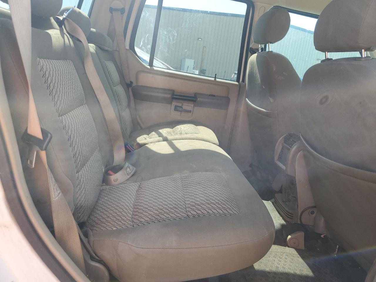 2004 Ford Explorer Sport Trac VIN: 1FMZU67K44UA15813 Lot: 63271755