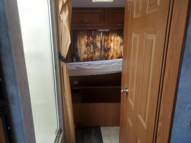 2004 FORD ECONOLINE E450 SUPER DUTY CUTAWAY VAN  