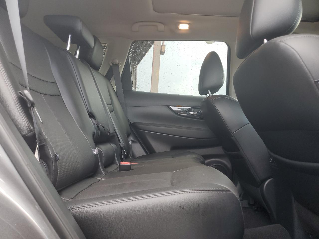 Nissan Rogue s 2020