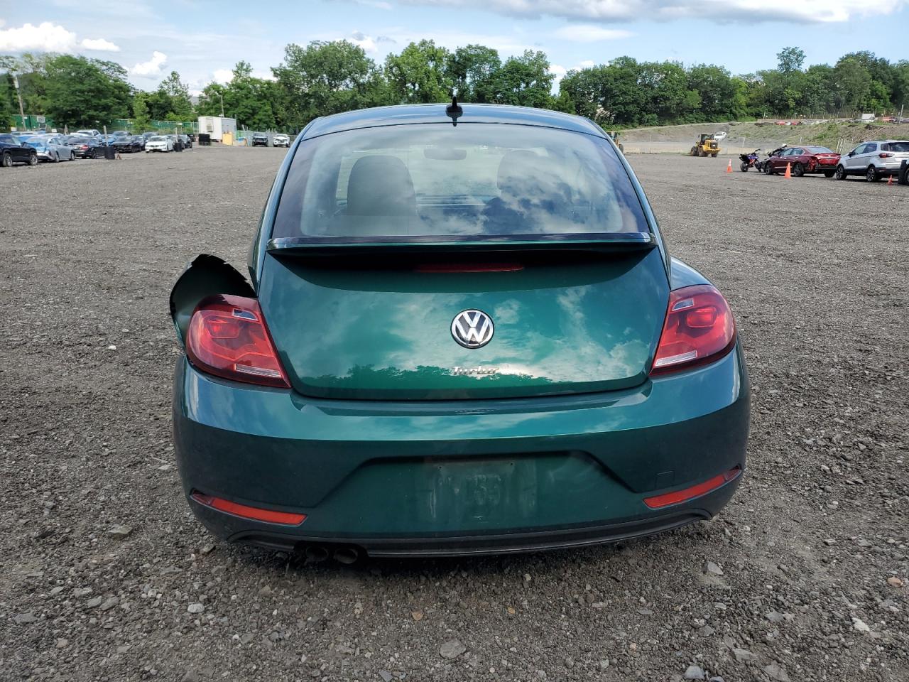 2018 Volkswagen Beetle S VIN: 3VWFD7AT3JM702437 Lot: 64231555