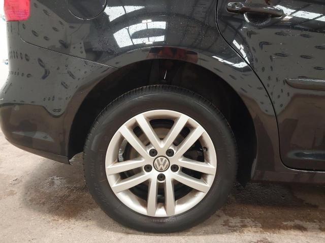 2010 VOLKSWAGEN TOURAN SE