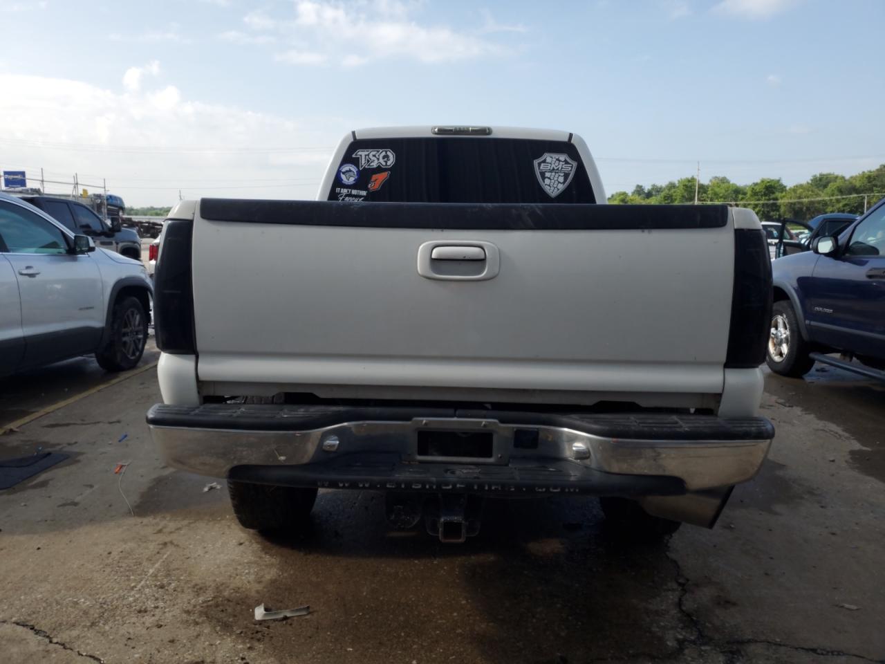 2001 Chevrolet Silverado C2500 Heavy Duty VIN: 1GCHC29181E274875 Lot: 64992165