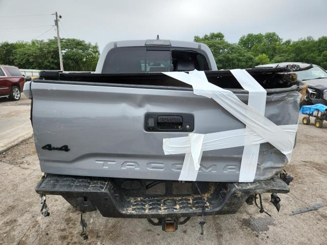  TOYOTA TACOMA 2017 Серый