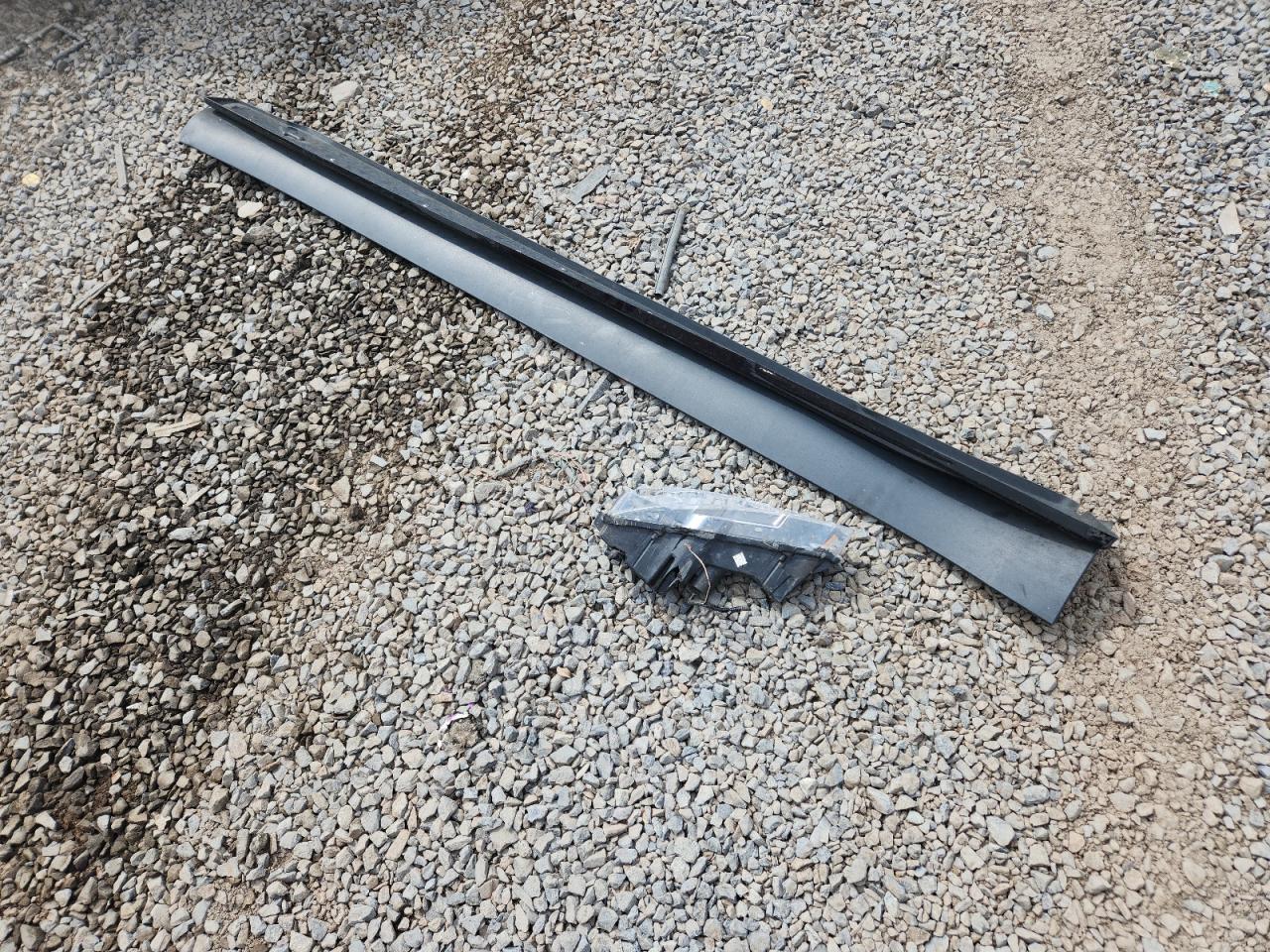 2020 Tesla Model Y VIN: 5YJYGDEE8LF031044 Lot: 64587255
