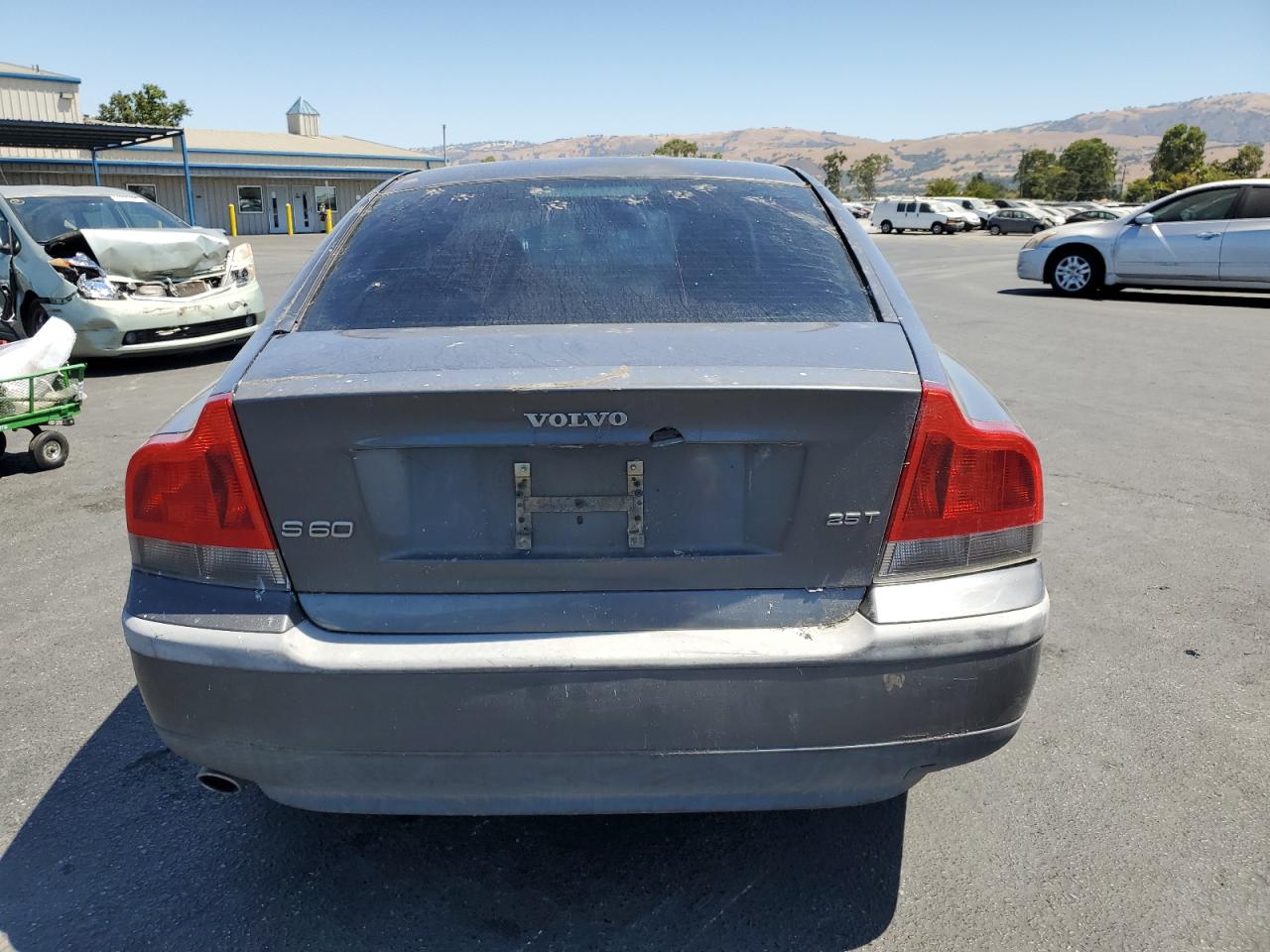 2004 Volvo S60 2.5T VIN: YV1RS59V142400361 Lot: 64140485