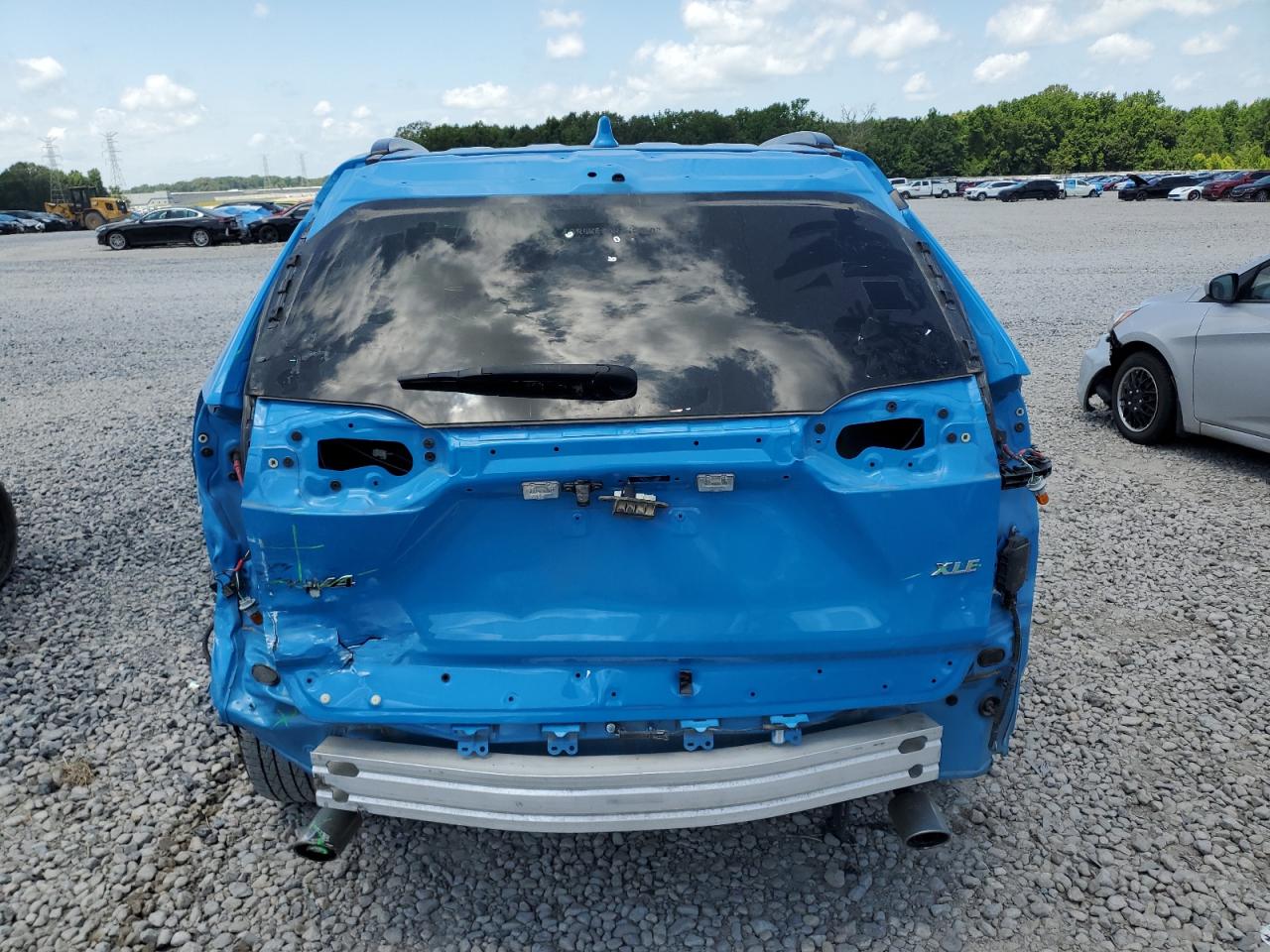 2021 Toyota Rav4 Xle VIN: JTMW1RFV0MD072877 Lot: 64422335