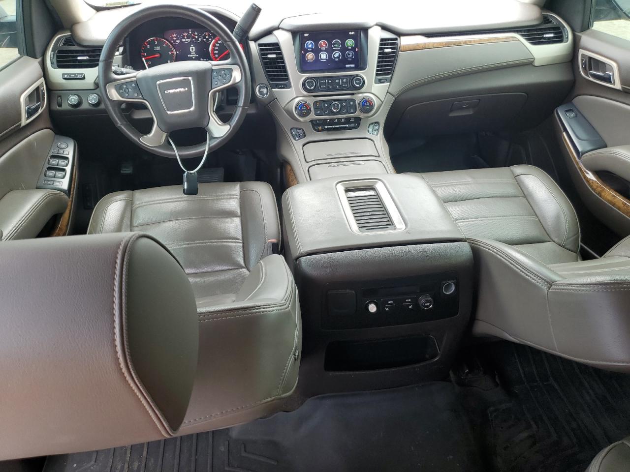 2016 GMC Yukon Xl Denali VIN: 1GKS2HKJXGR133561 Lot: 62336265