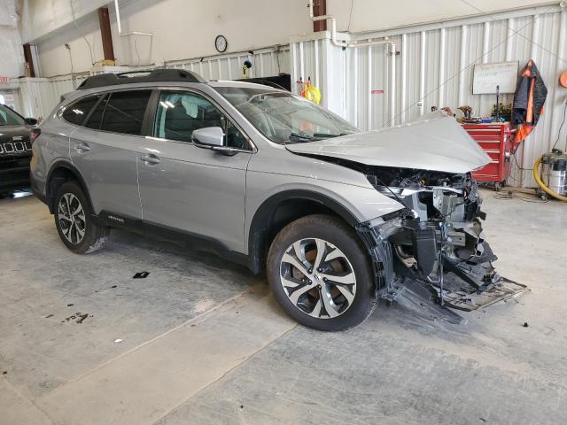  SUBARU OUTBACK 2022 Srebrny
