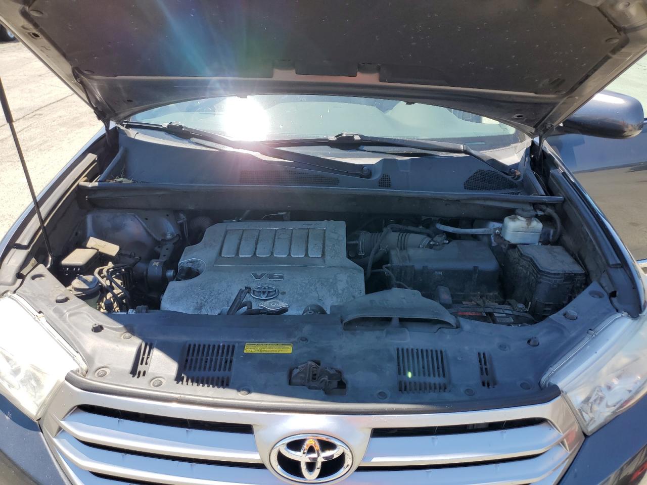 2011 Toyota Highlander Base VIN: 5TDZK3EH7BS036611 Lot: 65413325