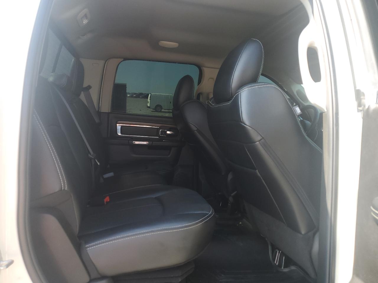 2018 Ram 2500 Laramie VIN: 3C6UR5FL2JG302769 Lot: 64861345