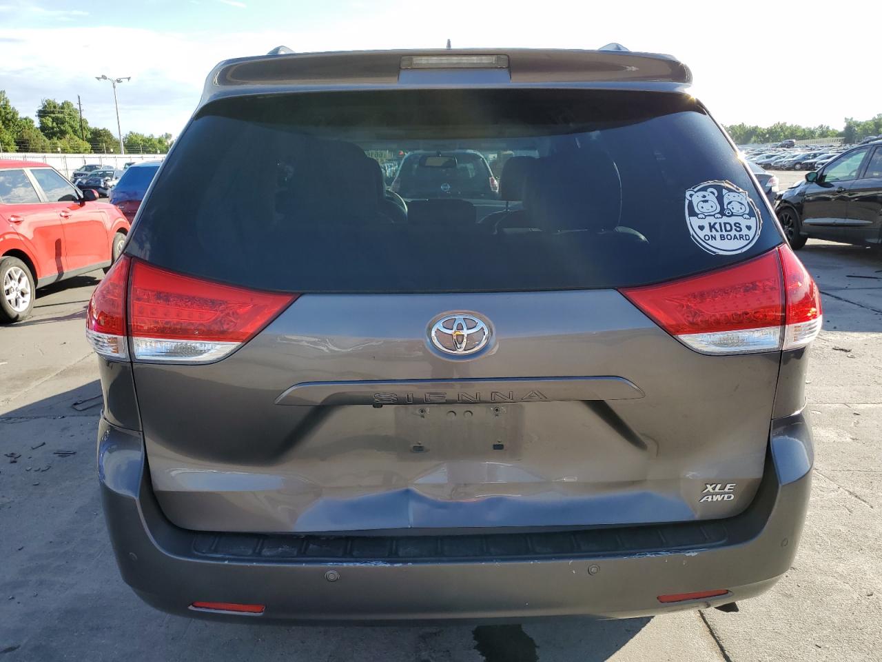 5tddk3dc5bs007365 5TDDK3DC5BS007365 2011 Toyota Sienna Xle
