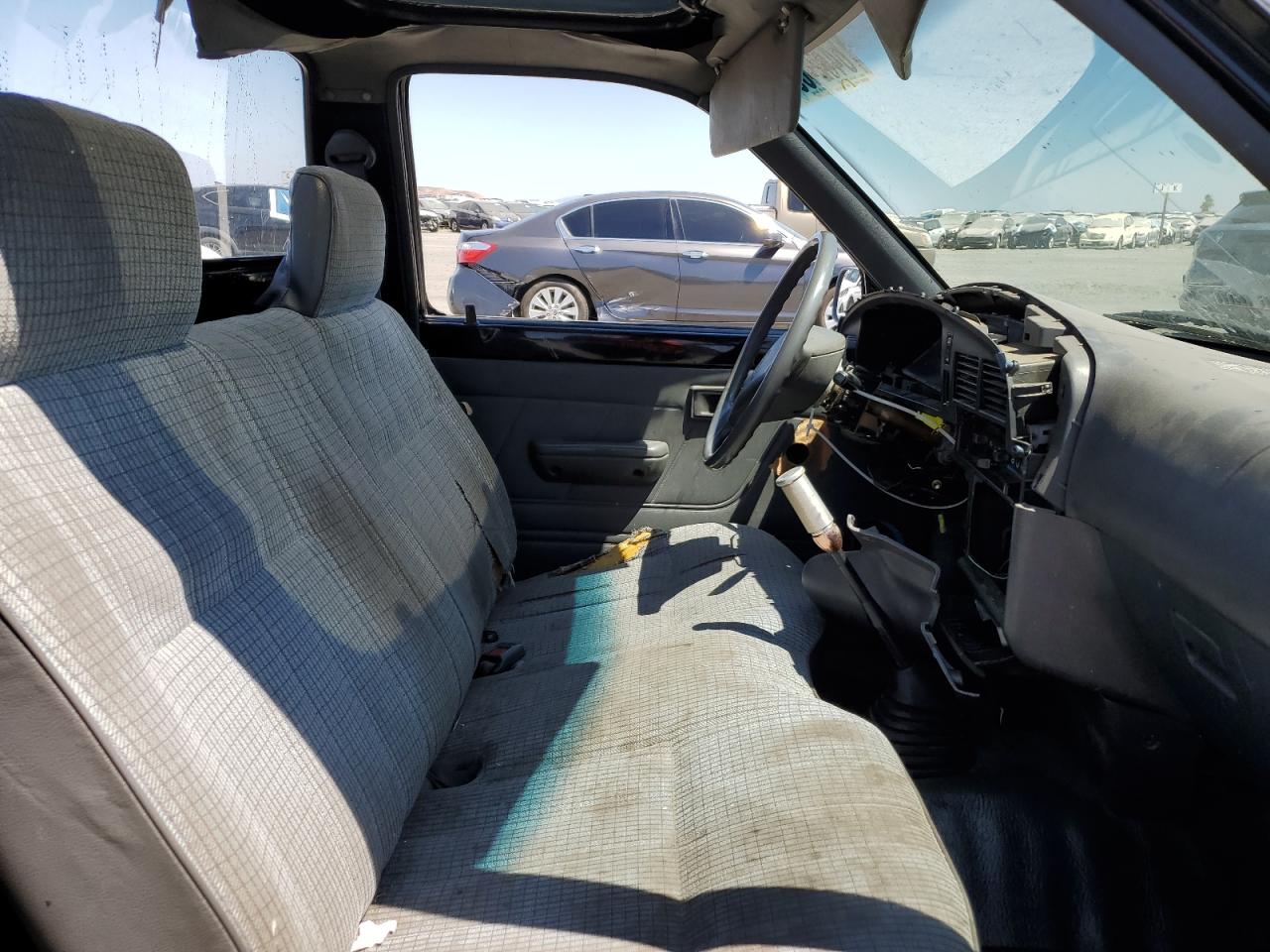 1992 Toyota Pickup 1/2 Ton Short Wheelbase VIN: JT4RN81A9N0090450 Lot: 64424095