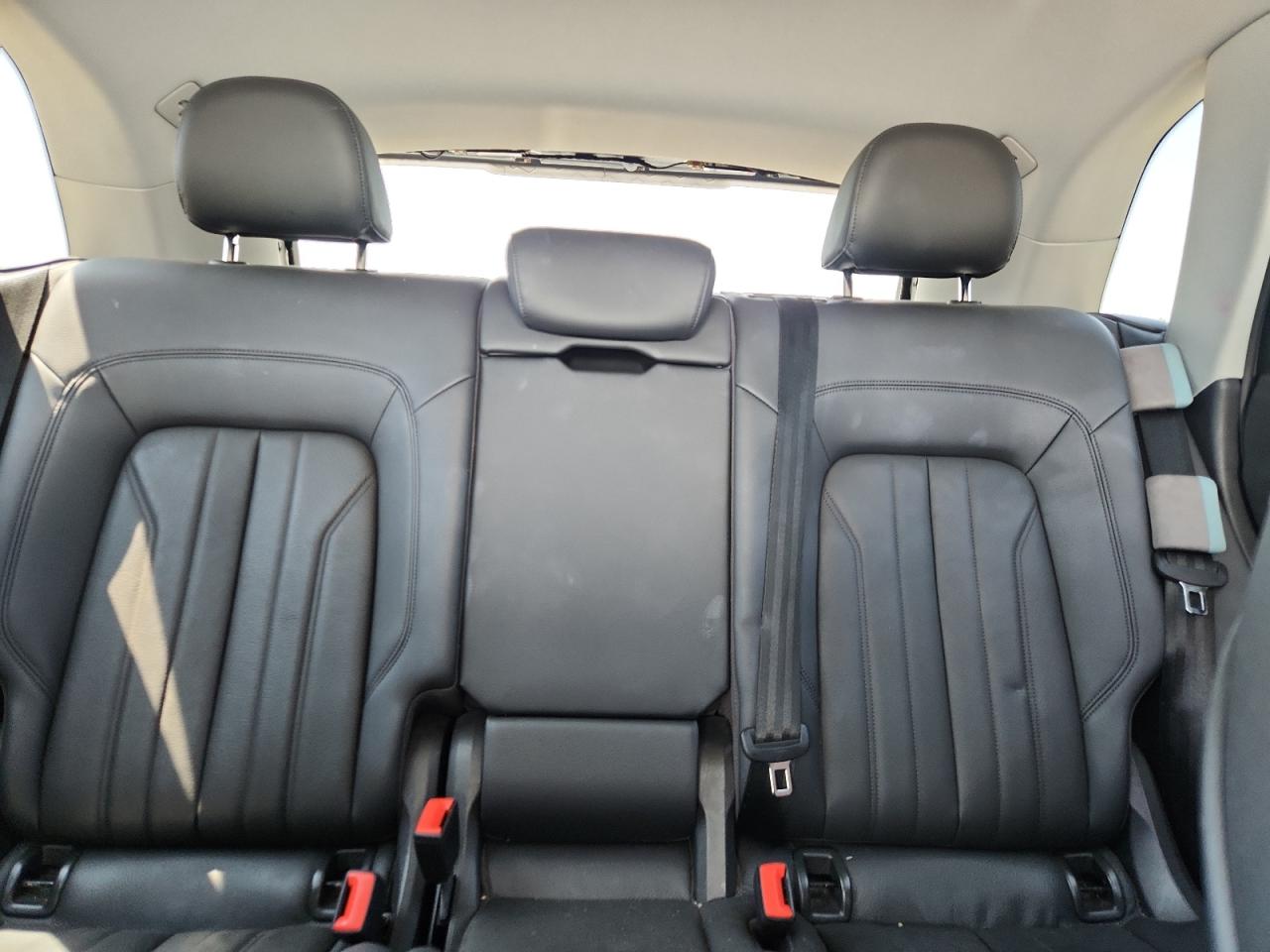 wa1anafy3j2105611 WA1ANAFY3J2105611 2018 Audi Q5 Premium