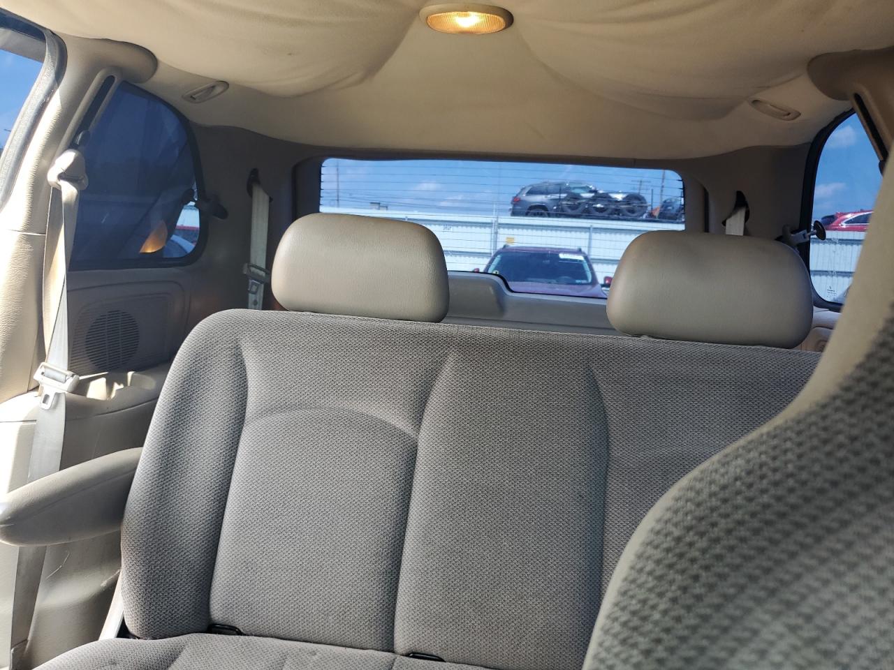 2001 Chrysler Voyager VIN: 1C4GJ25B31B137117 Lot: 64431805