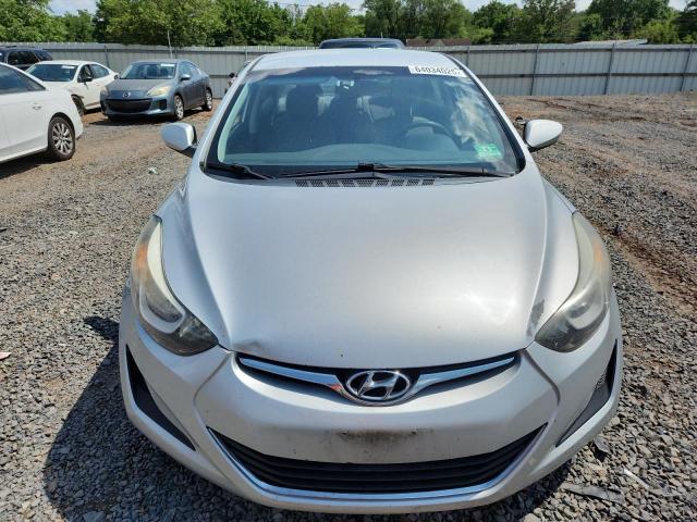 Sedans HYUNDAI ELANTRA 2016 Srebrny